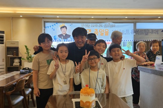 8월 8일 안성준 도미니코 주임신부님 영명축일 복사단과 함께!!!